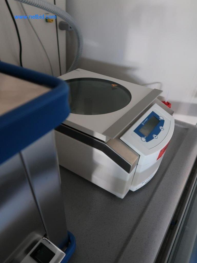 Büro- und Labormöbel, Laborgeräte und Laborausstattung-4