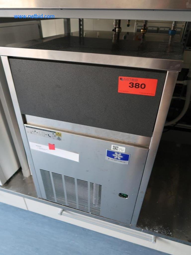 Meble biurowe i laboratoryjne, sprzęt laboratoryjny i wyposażenie laboratorium-1