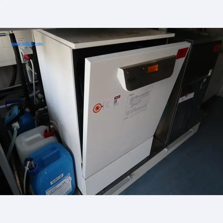 Office and laboratory furniture, laboratory devices and equipment-3