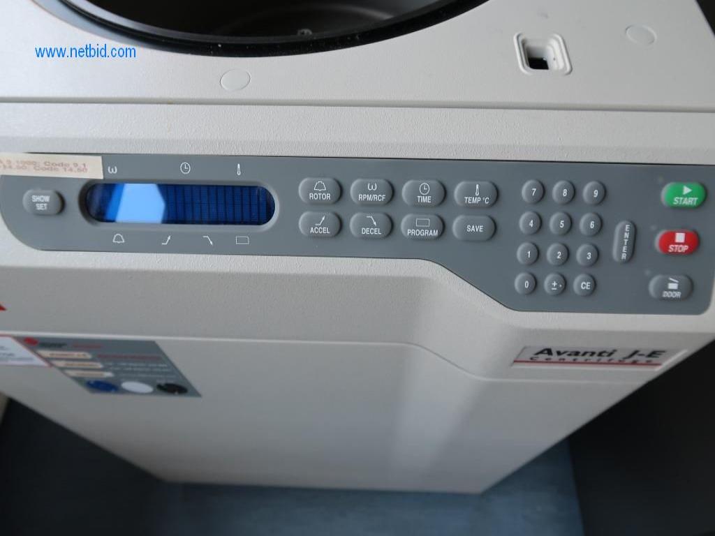 Büro- und Labormöbel, Laborgeräte und Laborausstattung-2