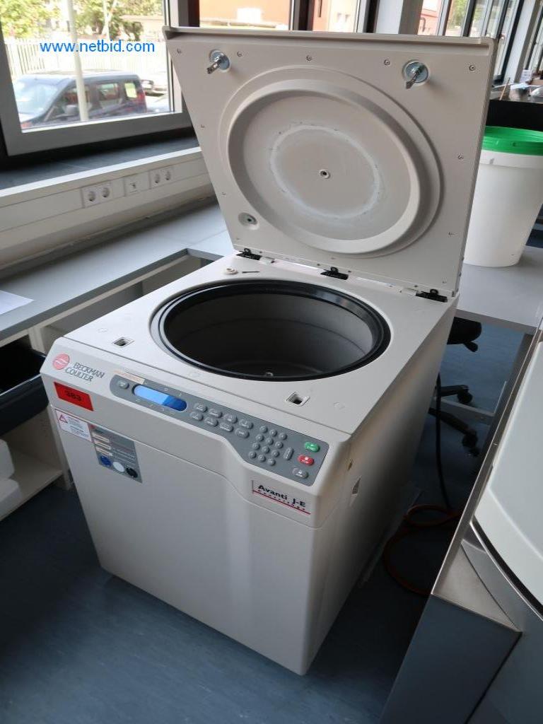 Büro- und Labormöbel, Laborgeräte und Laborausstattung-4