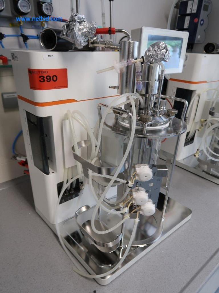 Büro- und Labormöbel, Laborgeräte und Laborausstattung-1