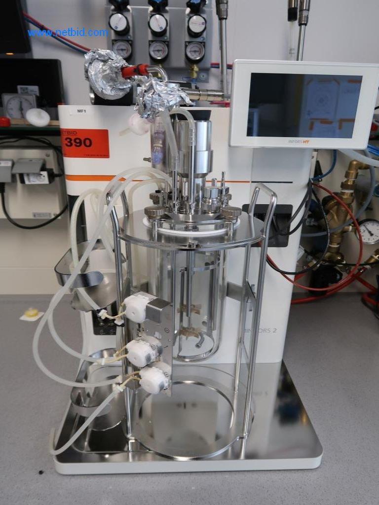 Büro- und Labormöbel, Laborgeräte und Laborausstattung-2