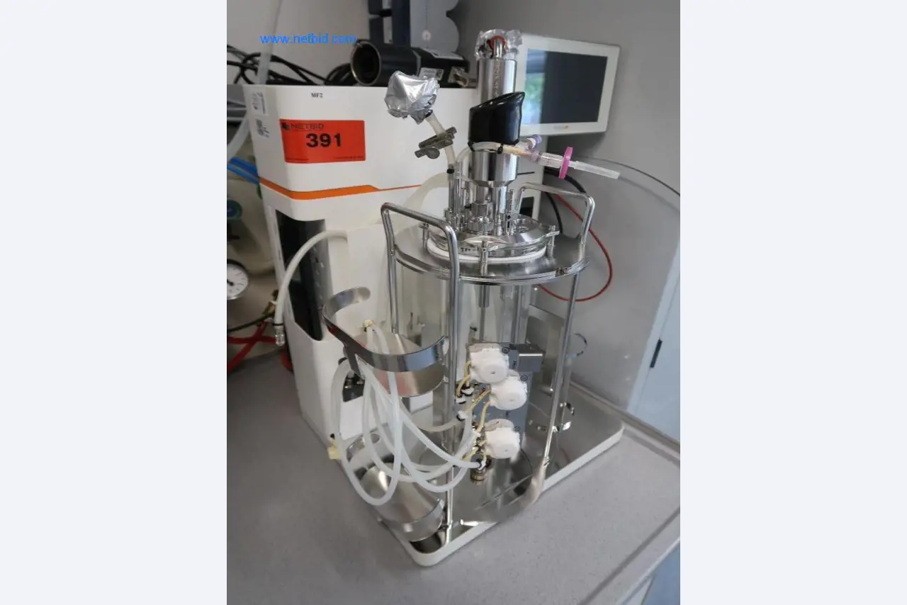 Kancelářský a laboratorní nábytek, laboratorní vybavení a laboratorní zařízení-1