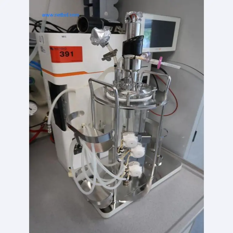 Kancelářský a laboratorní nábytek, laboratorní vybavení a laboratorní zařízení-1