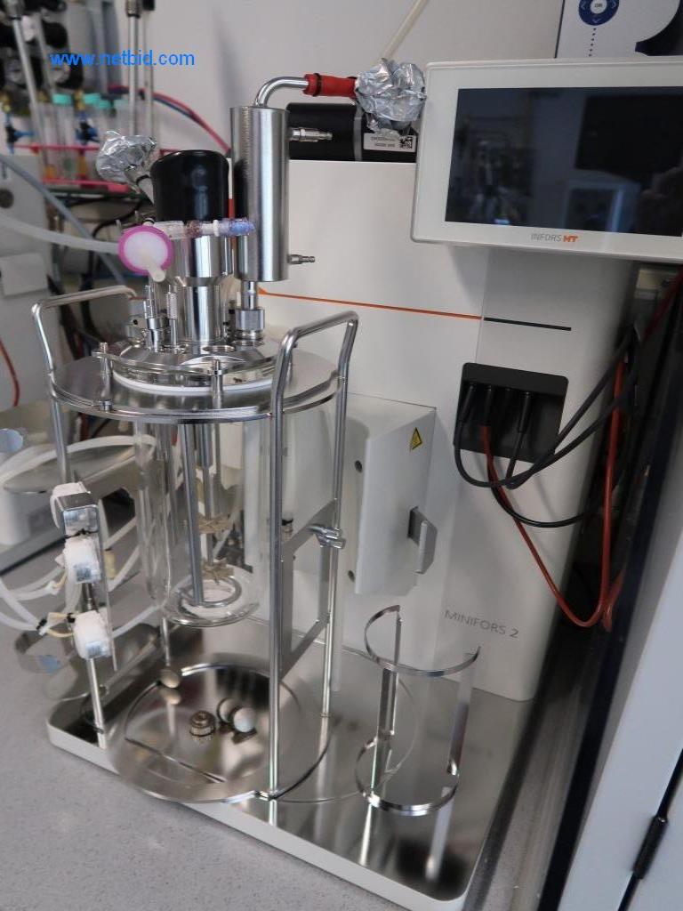 Büro- und Labormöbel, Laborgeräte und Laborausstattung-2