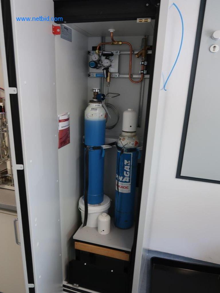 Büro- und Labormöbel, Laborgeräte und Laborausstattung-2