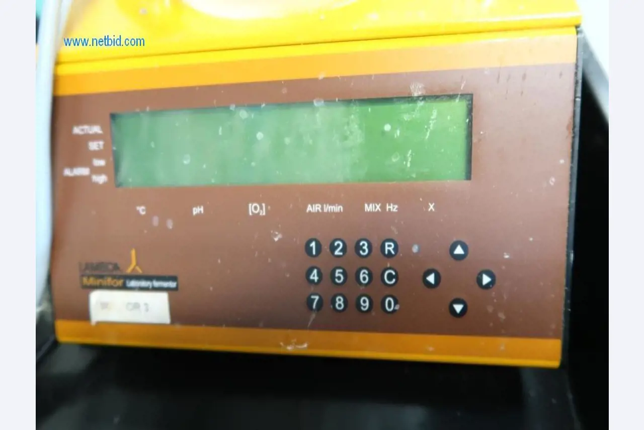 Office and laboratory furniture, laboratory devices and equipment-3