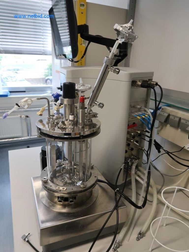 Büro- und Labormöbel, Laborgeräte und Laborausstattung-2