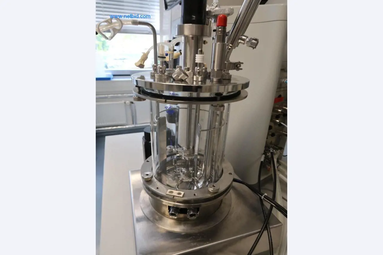 Office and laboratory furniture, laboratory devices and equipment-3