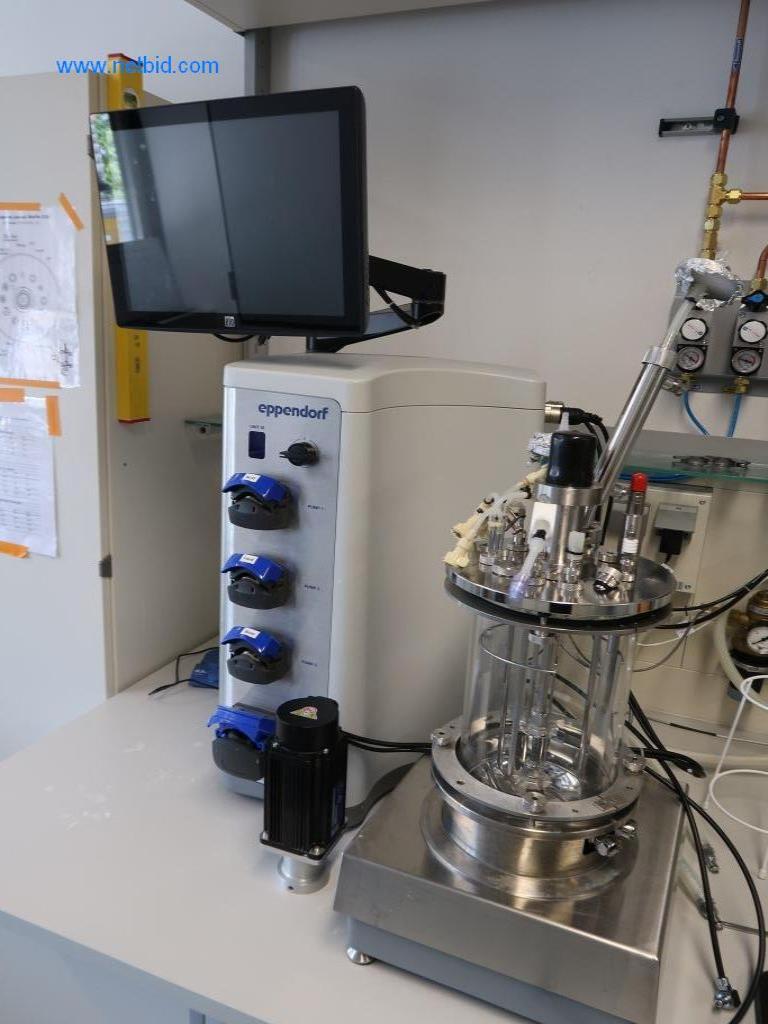 Büro- und Labormöbel, Laborgeräte und Laborausstattung-6