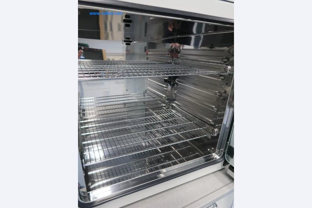 Meble biurowe i laboratoryjne, sprzęt laboratoryjny i wyposażenie laboratorium-2