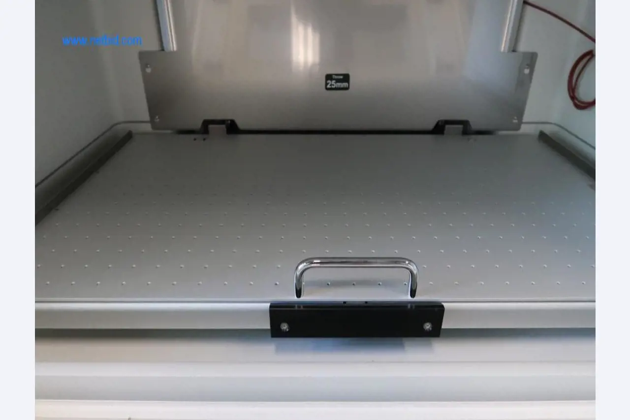 Mobiliário de escritório e de laboratório, material de laboratório e equipamento de laboratório-2