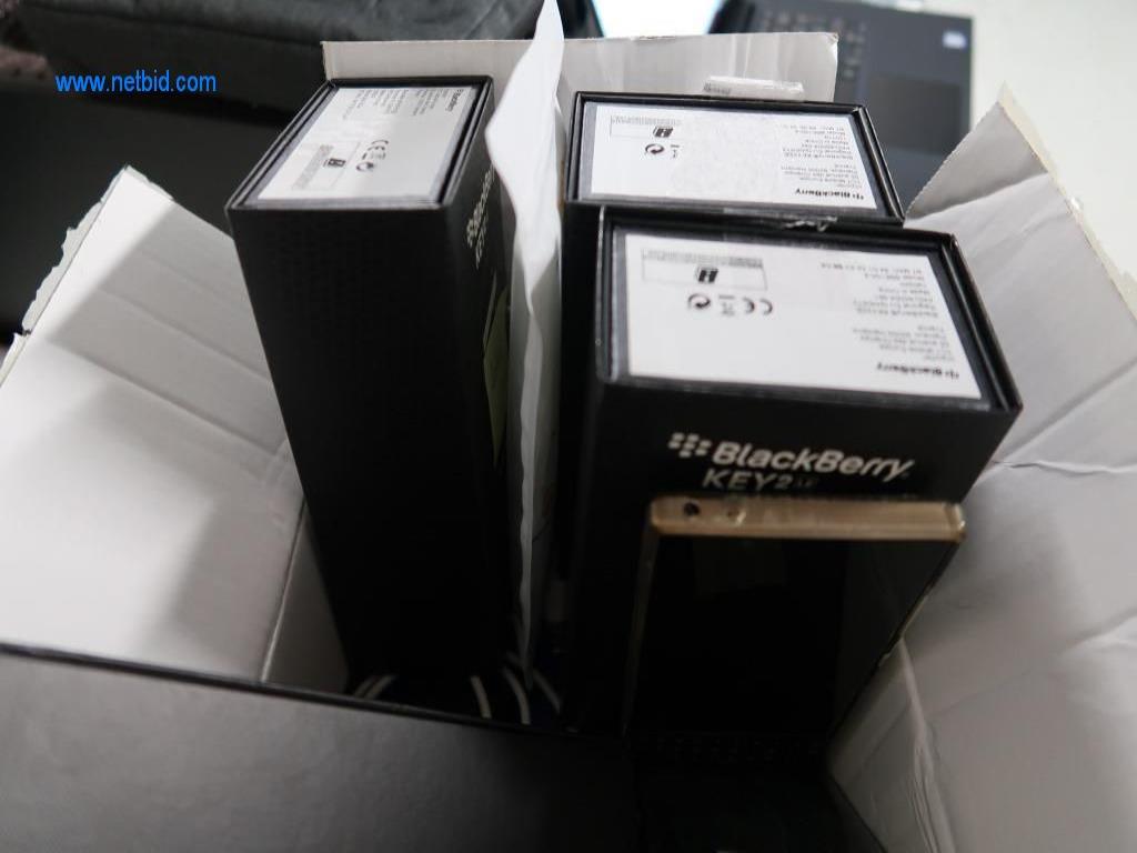 Büro- und Labormöbel, Laborgeräte und Laborausstattung-3