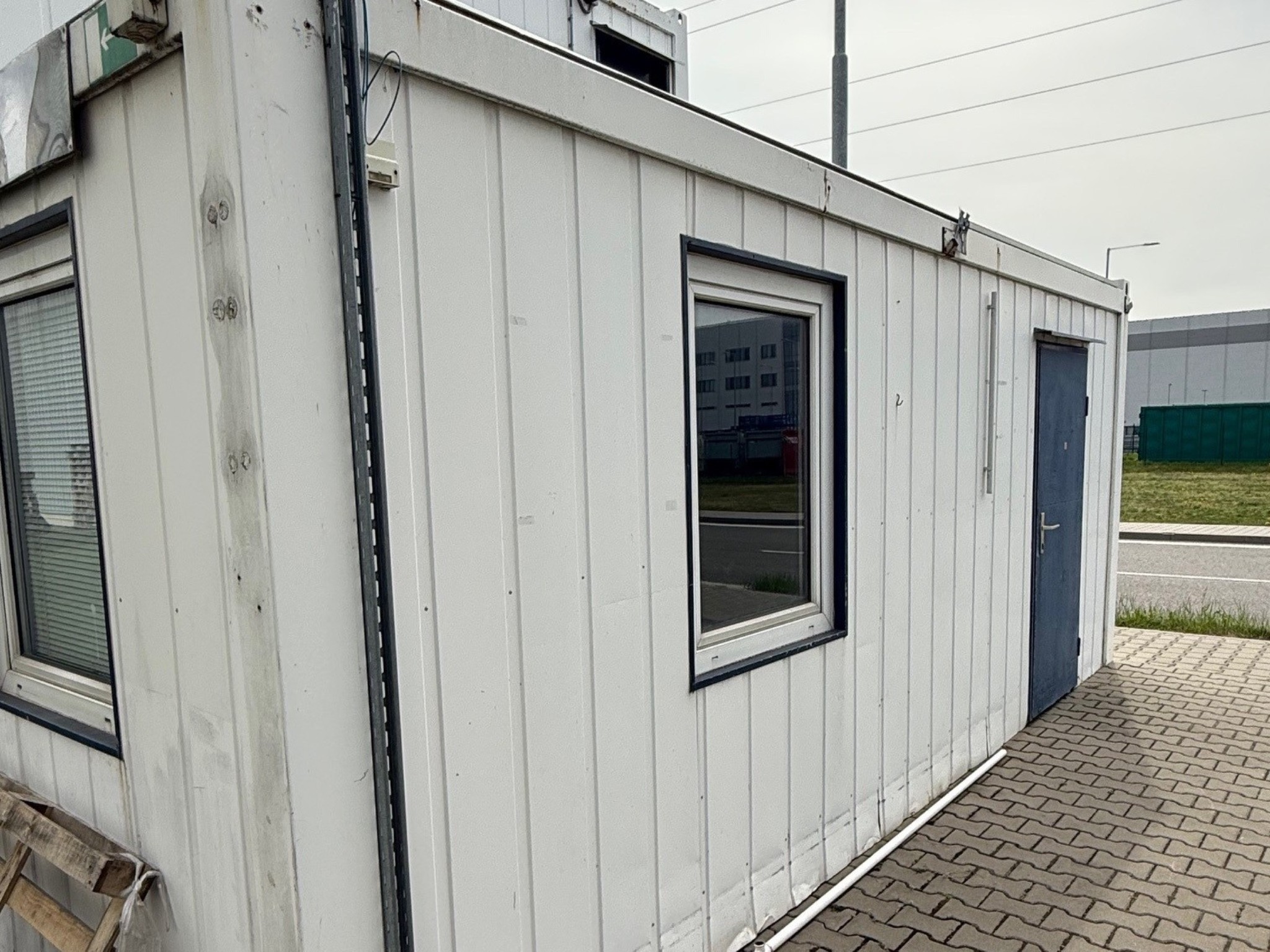 Containers/office cells-3