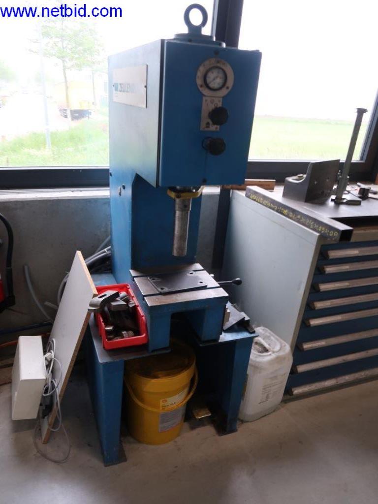 Stroji pri Exklusiv Hauben Gutmann GmbH-1