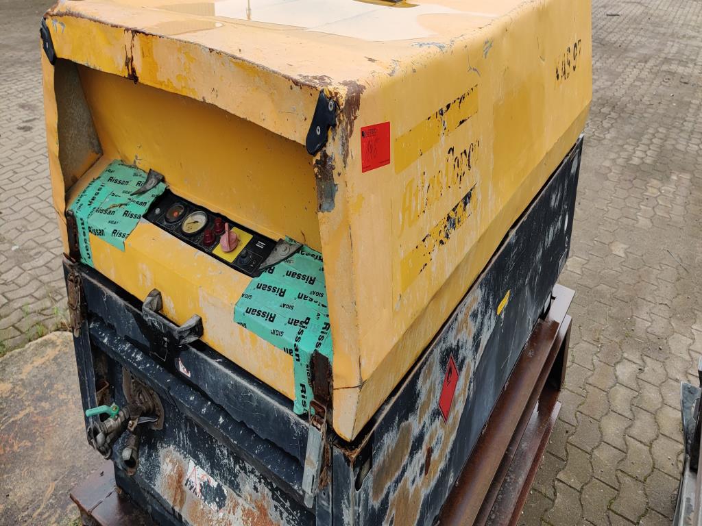 Equipamento mecânico/operacional de um estaleiro-1