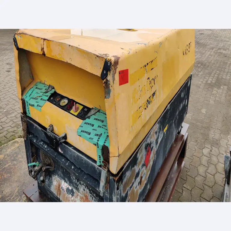 Equipamento mecânico/operacional de um estaleiro-1