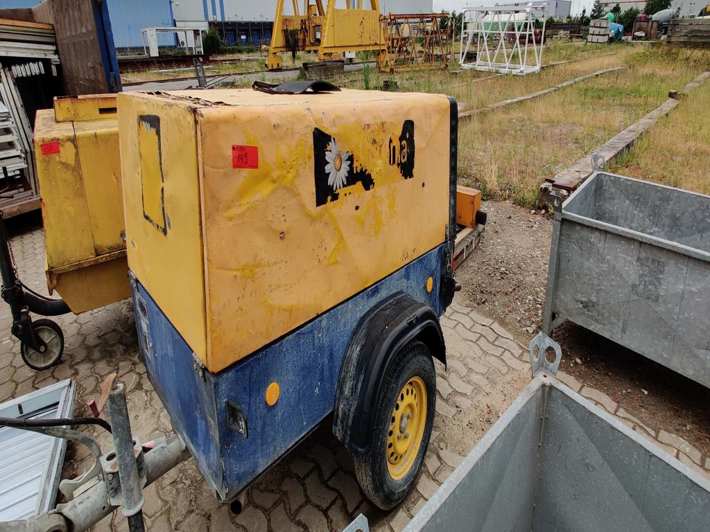 Equipamento mecânico/operacional de um estaleiro-1