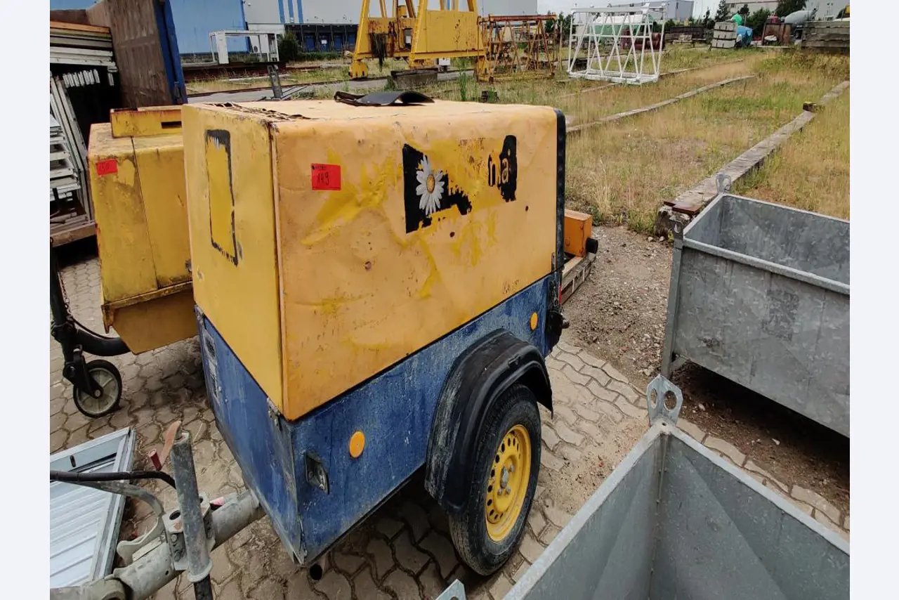 Equipamento mecânico/operacional de um estaleiro-1