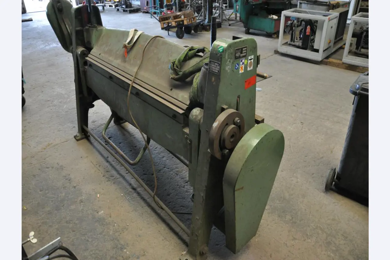 Wyposażenie mechaniczne/operacyjne placu budowy-1