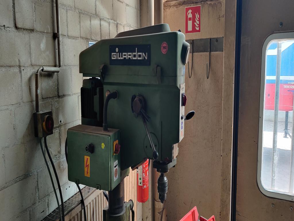 Equipamento mecânico/operacional de um estaleiro-2