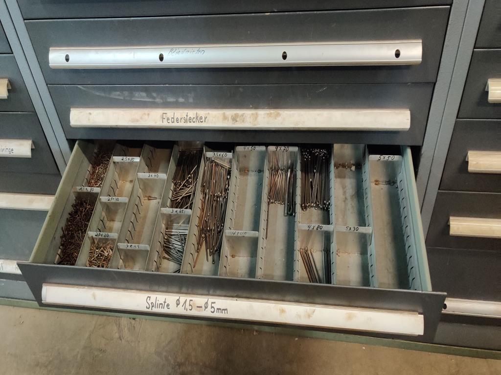 Equipamento mecânico/operacional de um estaleiro-13