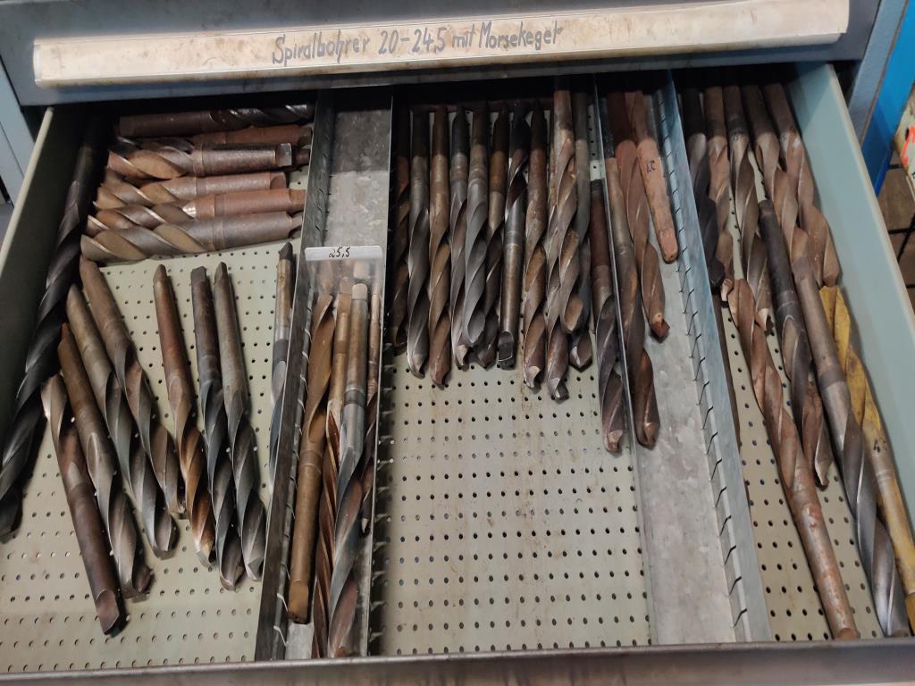 Equipamento mecânico/operacional de um estaleiro-19