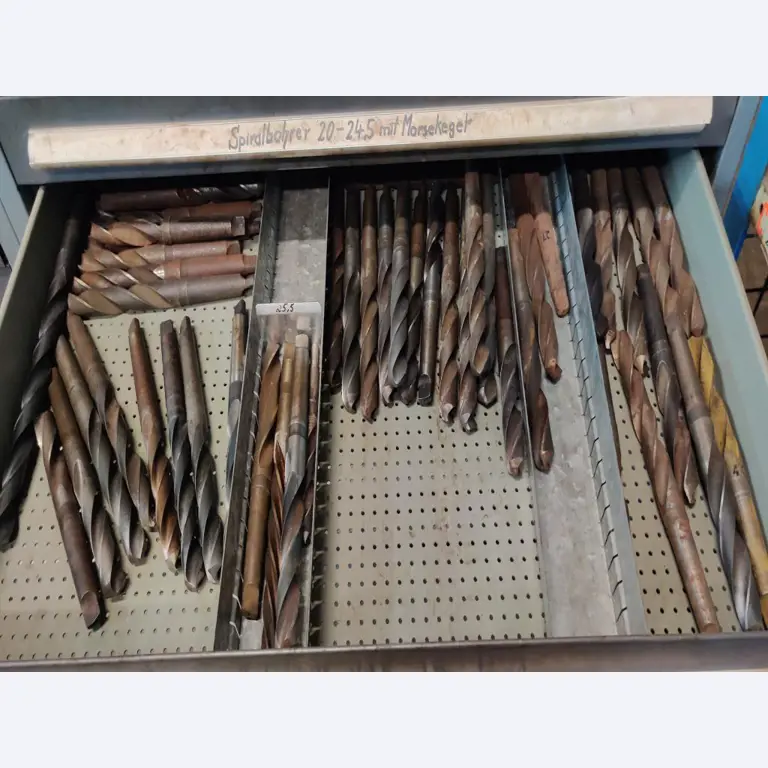 Wyposażenie mechaniczne/operacyjne placu budowy-19