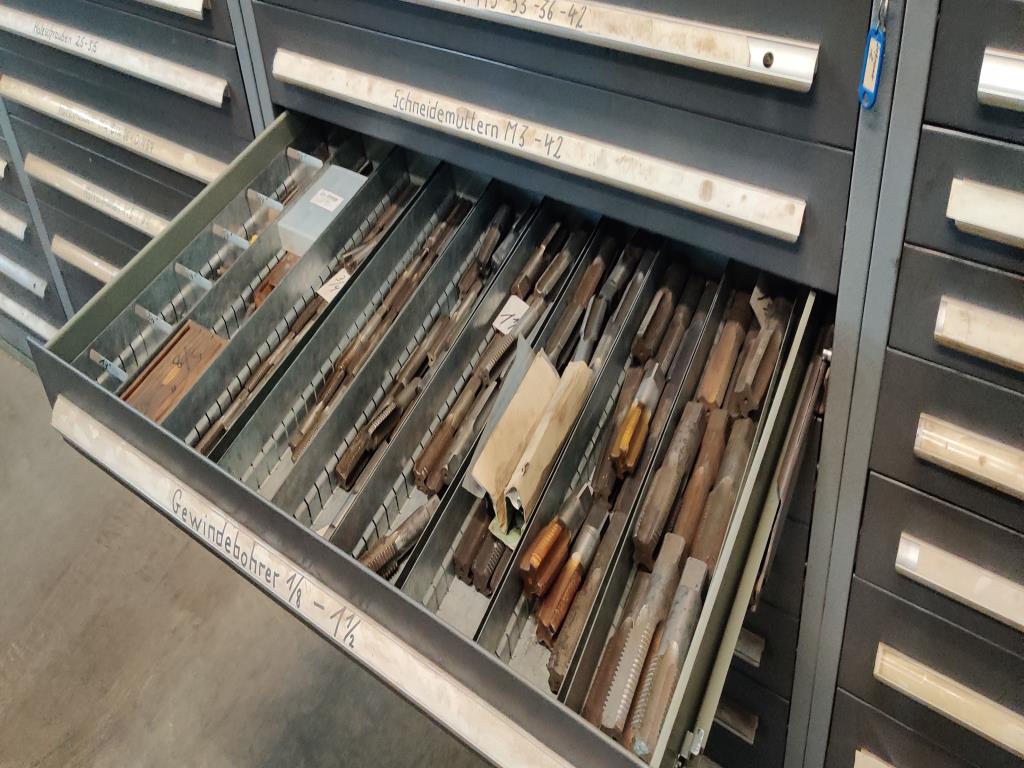 Equipamento mecânico/operacional de um estaleiro-7