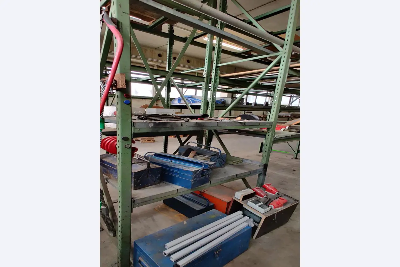 Equipamento mecânico/operacional de um estaleiro-19
