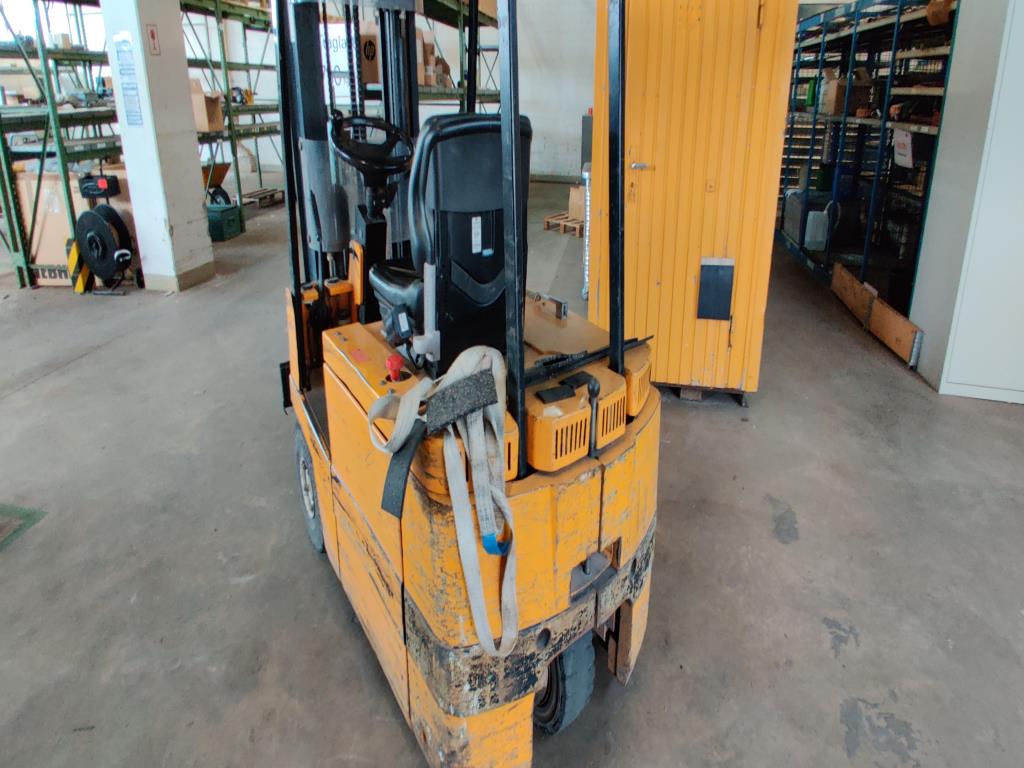 Equipamento mecânico/operacional de um estaleiro-2