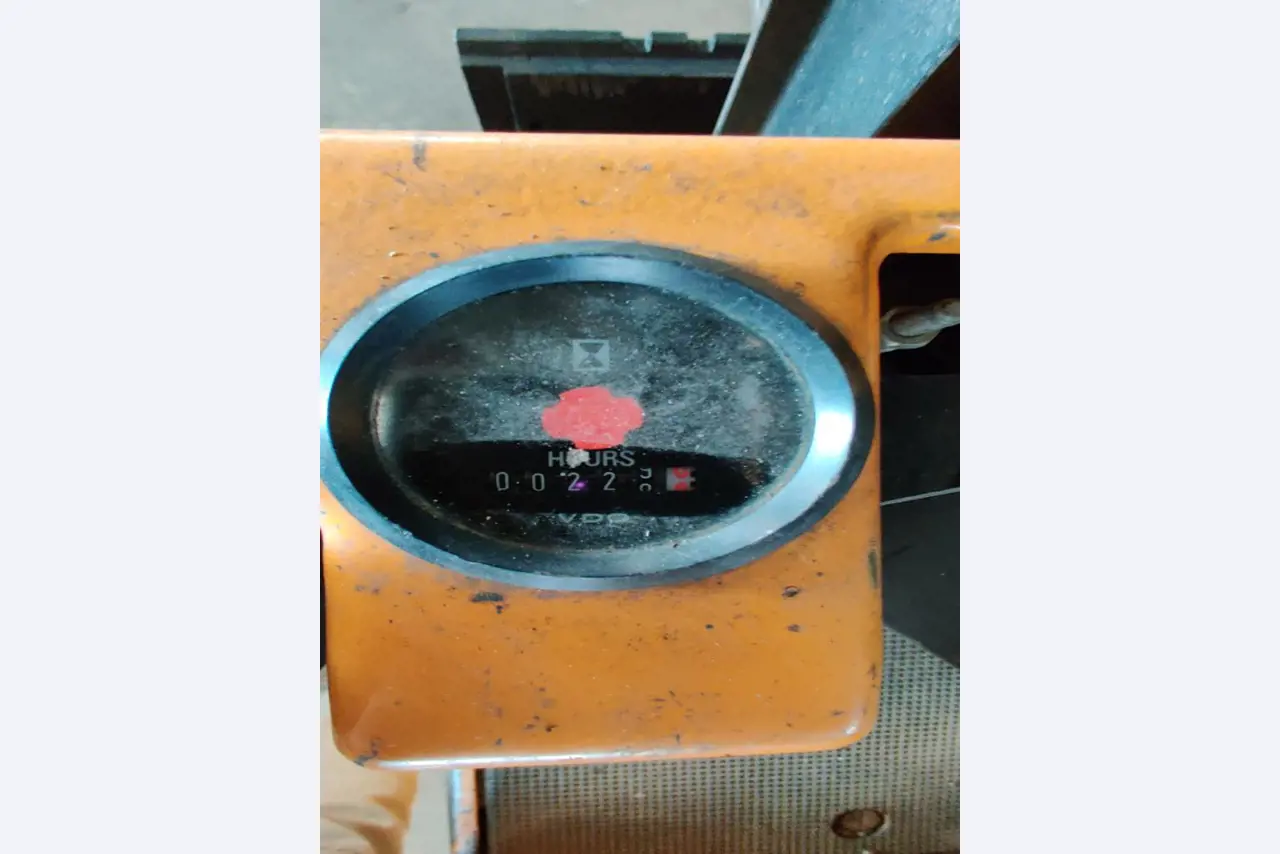 Wyposażenie mechaniczne/operacyjne placu budowy-3