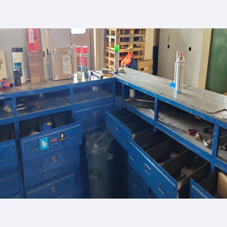 Wyposażenie mechaniczne/operacyjne placu budowy-3