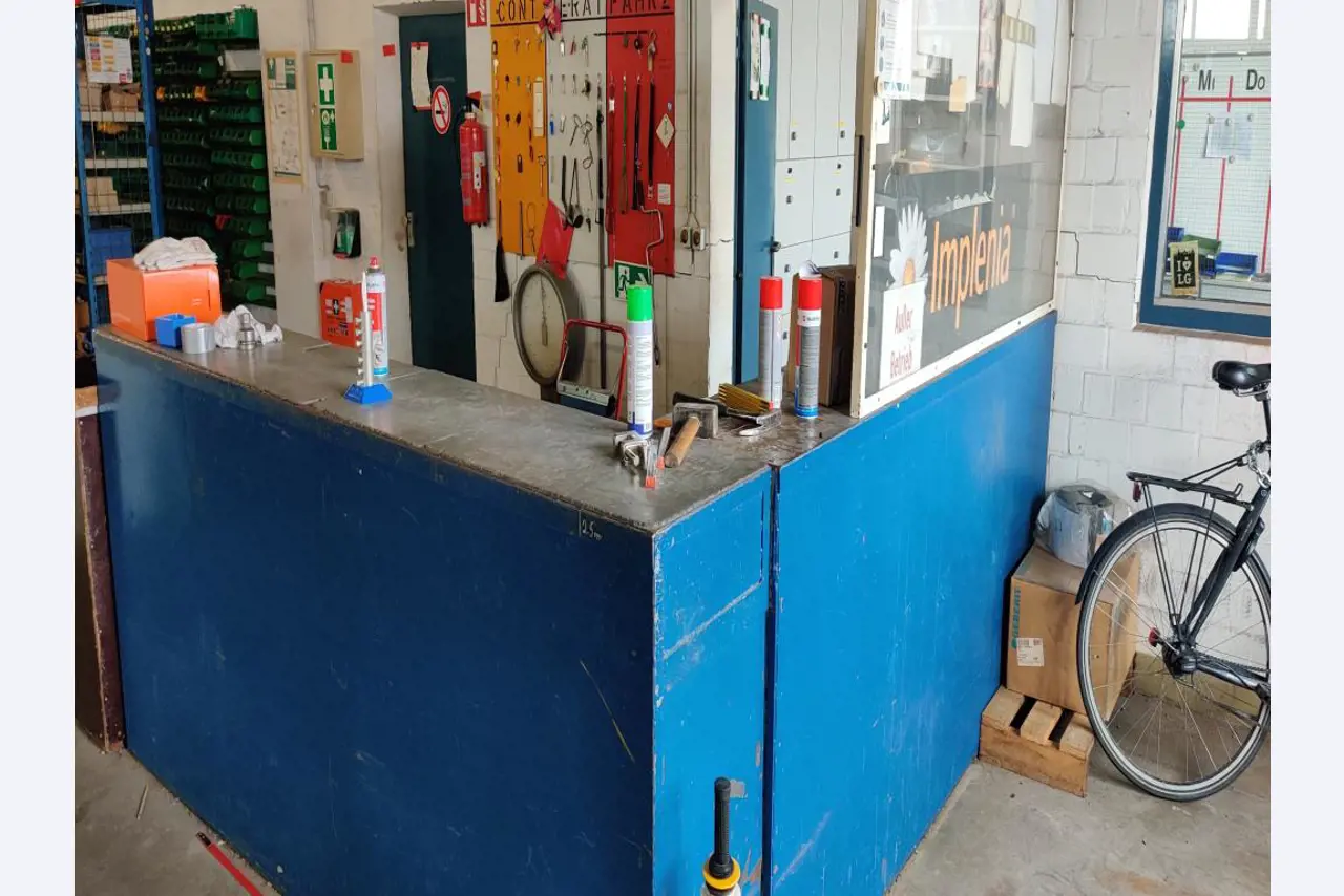 Wyposażenie mechaniczne/operacyjne placu budowy-1