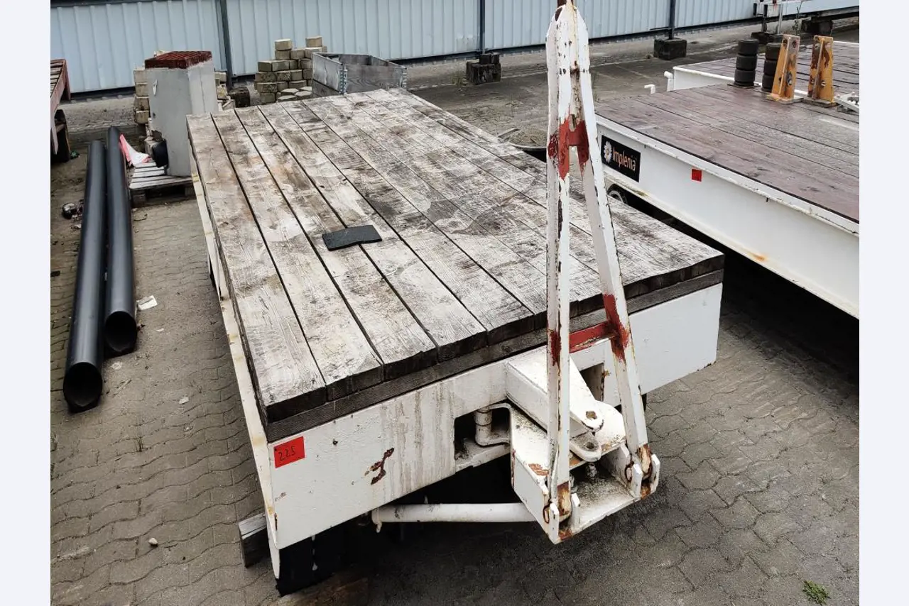 Wyposażenie mechaniczne/operacyjne placu budowy-1