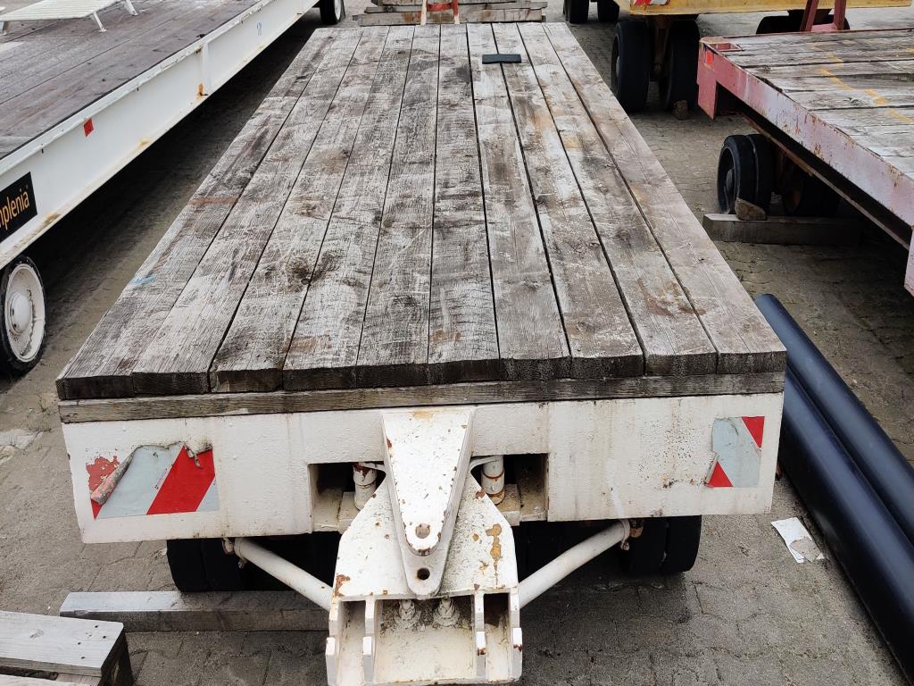 Equipamento mecânico/operacional de um estaleiro-2