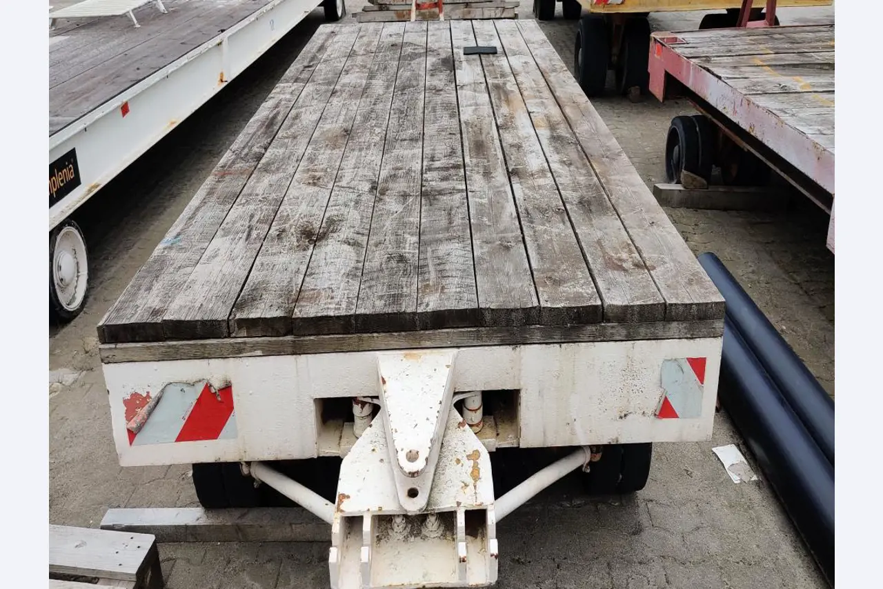 Wyposażenie mechaniczne/operacyjne placu budowy-2