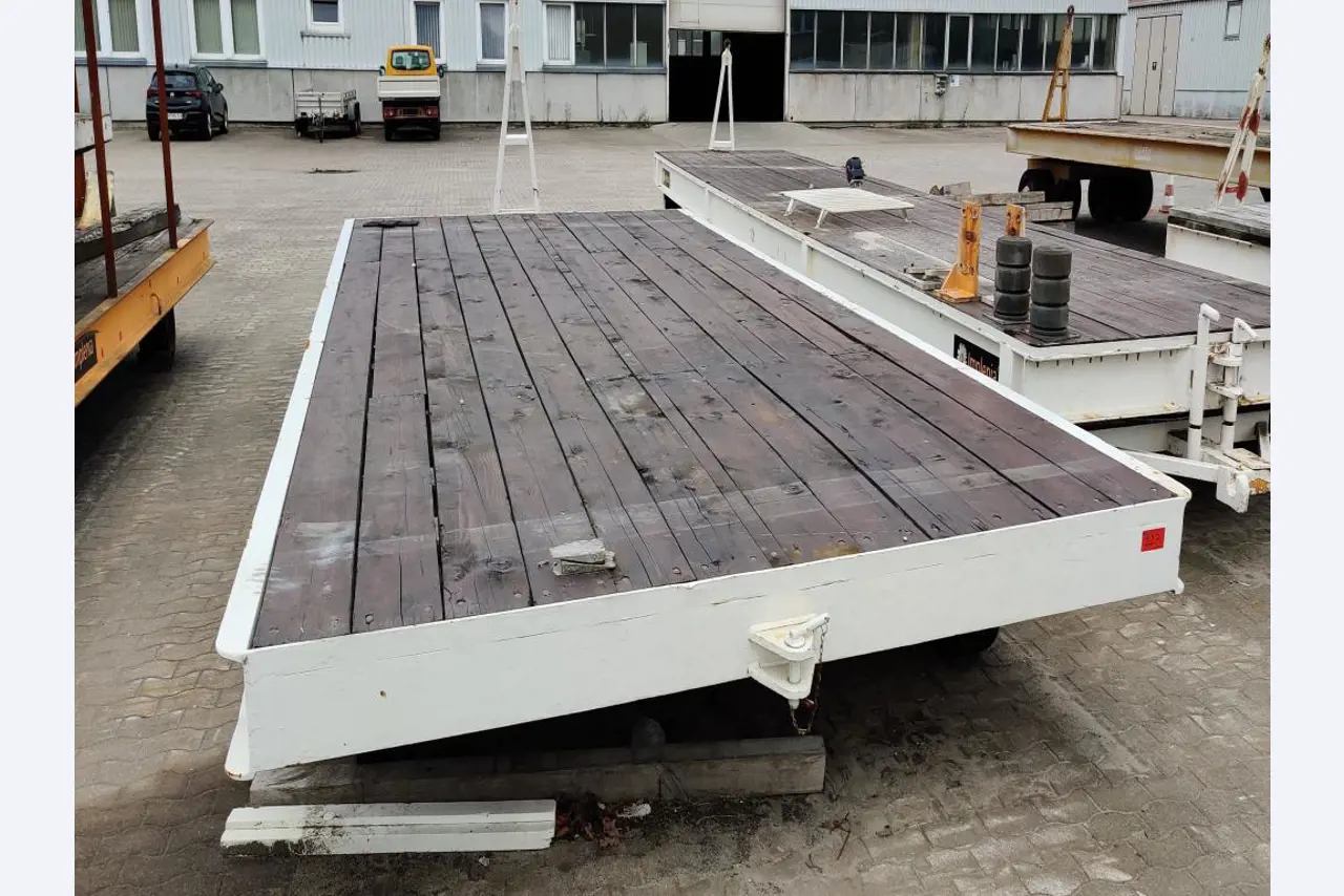 Wyposażenie mechaniczne/operacyjne placu budowy-1