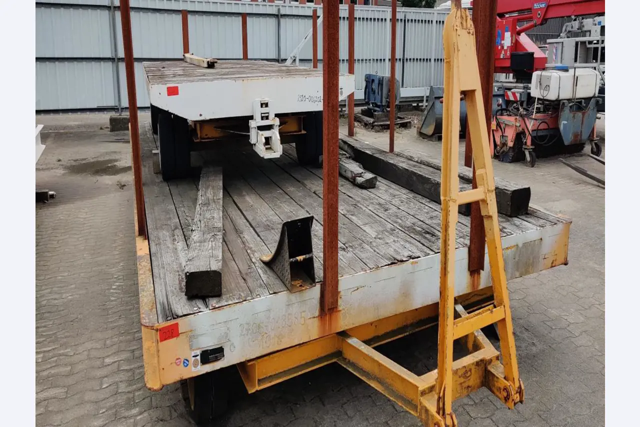 Wyposażenie mechaniczne/operacyjne placu budowy-1