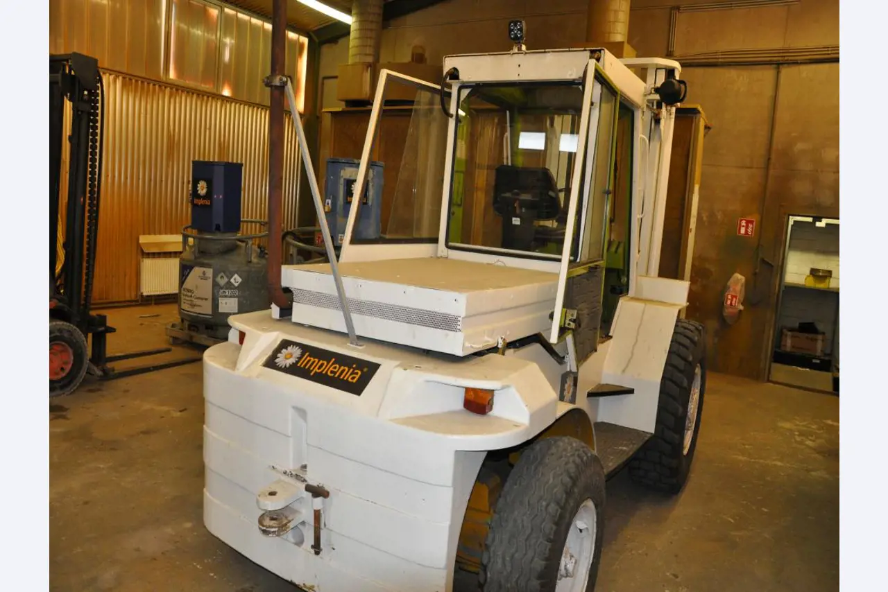 Equipamento mecânico/operacional de um estaleiro-4