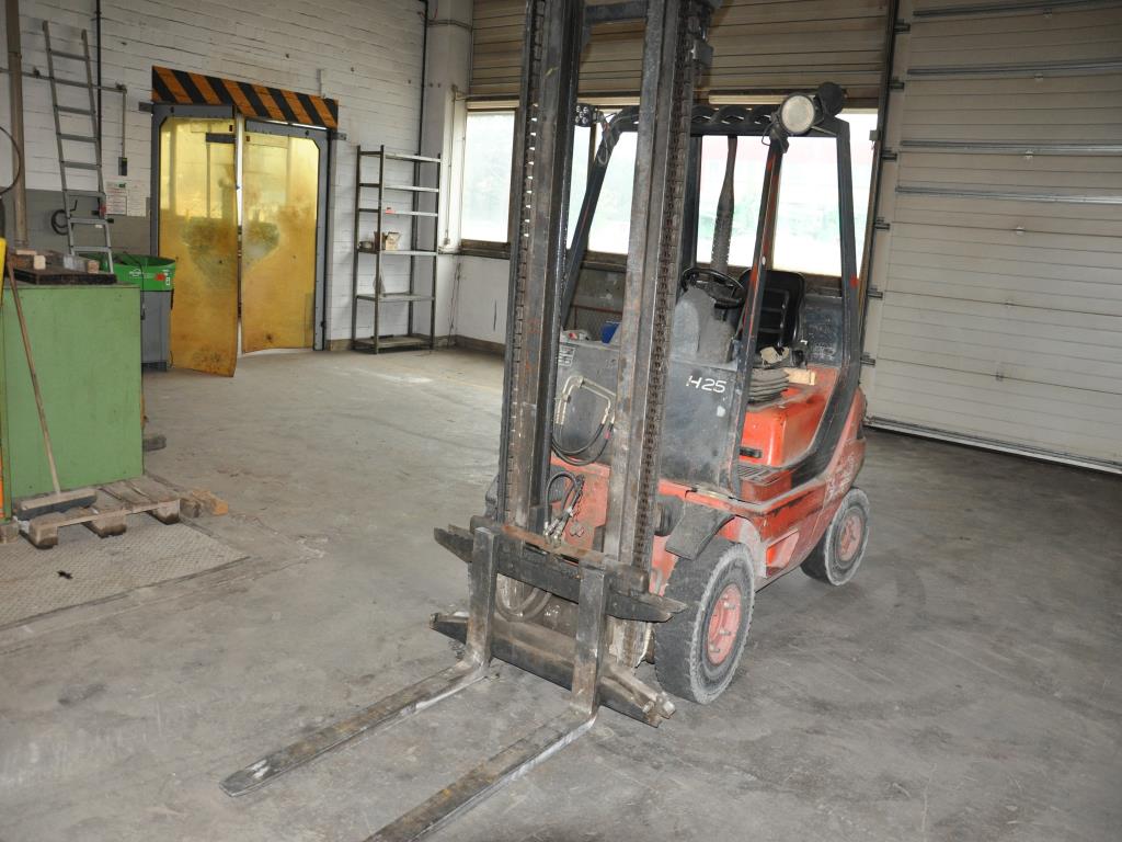 Equipamento mecânico/operacional de um estaleiro-2