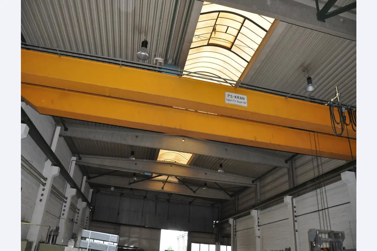 Wyposażenie mechaniczne/operacyjne placu budowy-1