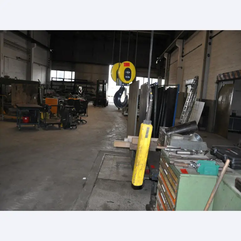 Wyposażenie mechaniczne/operacyjne placu budowy-3
