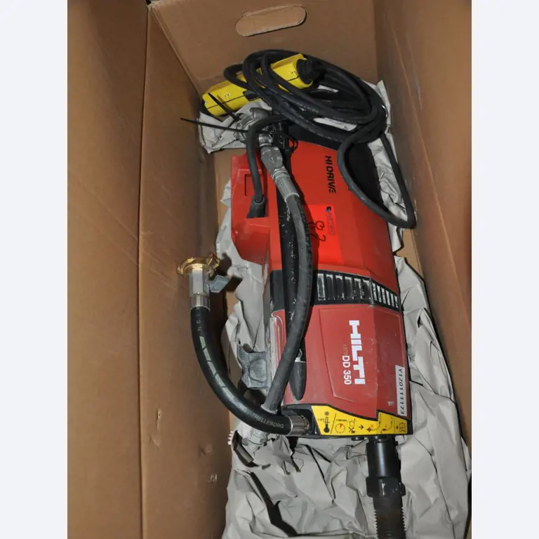 Equipamento mecânico/operacional de um estaleiro-1