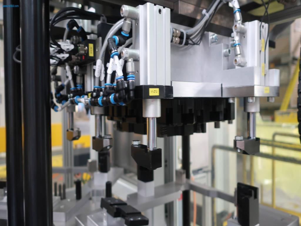 Máquinas para processamento mecânico, ensaio, limpeza e manuseamento de peças de alumínio fundido sob pressão-13