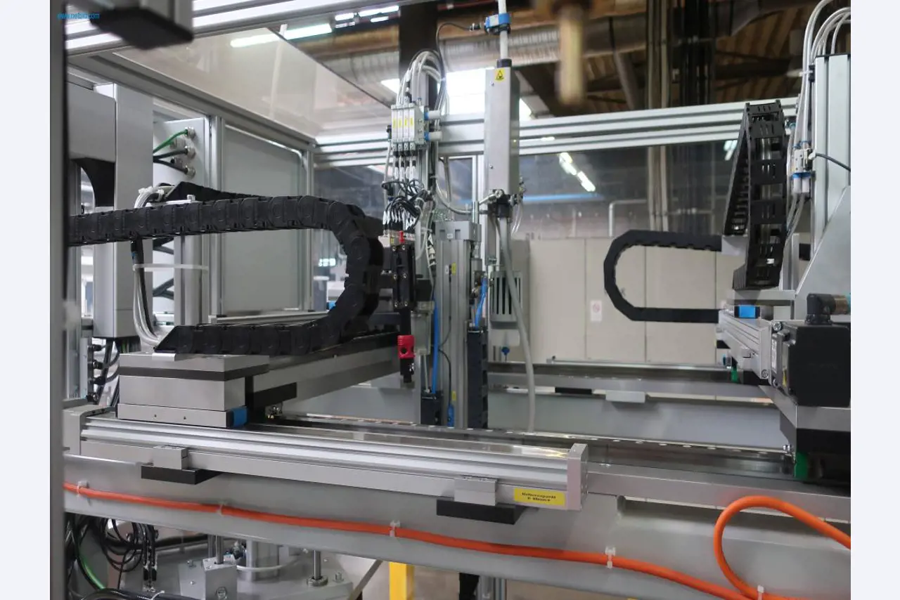 Maschinen zur mechanischen Bearbeitung, Prüfung, Reinigung und Handling von Aluminium-Druckgussteilen-14