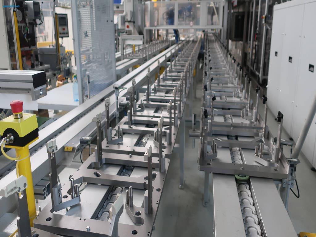 Máquinas para processamento mecânico, ensaio, limpeza e manuseamento de peças de alumínio fundido sob pressão-15