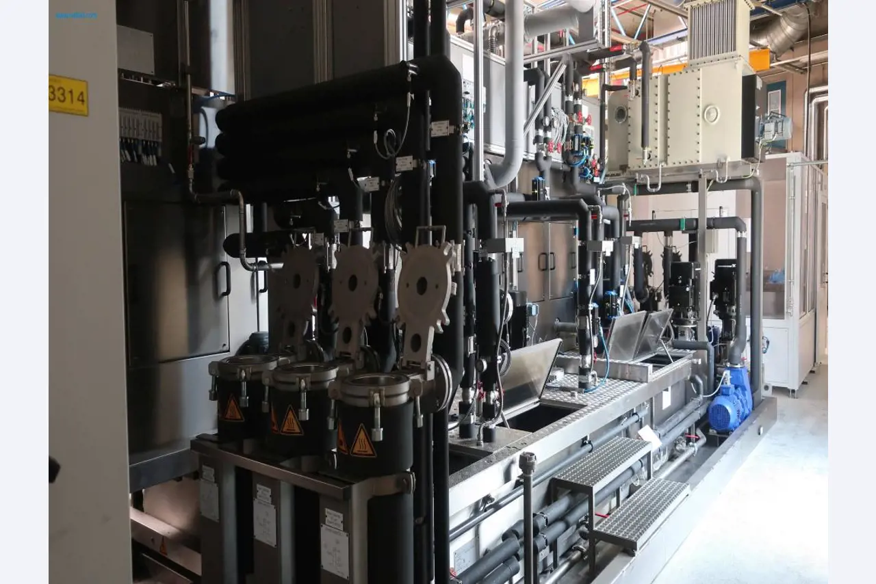 Máquinas para processamento mecânico, ensaio, limpeza e manuseamento de peças de alumínio fundido sob pressão-12