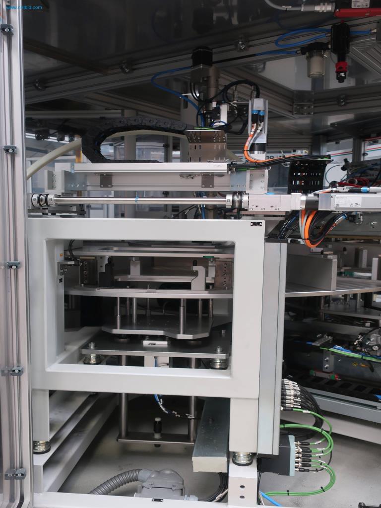 Máquinas para processamento mecânico, ensaio, limpeza e manuseamento de peças de alumínio fundido sob pressão-18